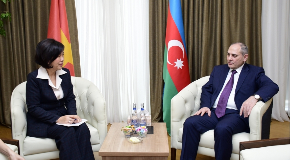 yap-sedrinin-muavini-merkezi-aparatin-rehberi-tahir-budaqov-vyetnam-kommunist-partiyasinin-numayende-heyeti-ile-gorushub-foto