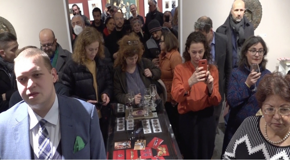 berlinde-azerbaycan-esilli-yehudi-ressamin-sergisi-kechirilib-foto