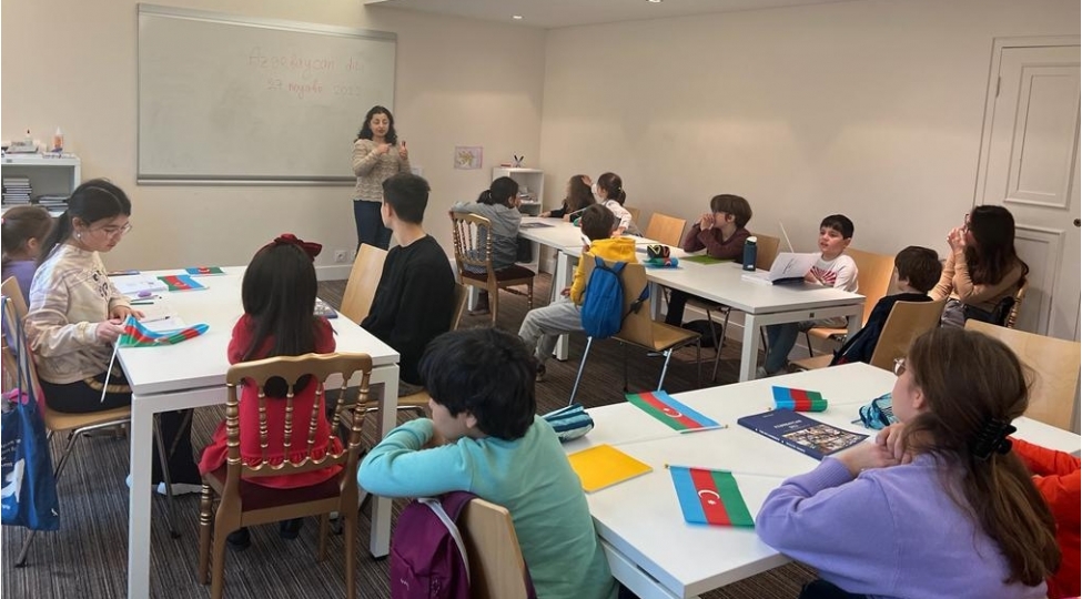 parisde-natevan-azerbaycan-heftesonu-mektebinin-fealiyyeti-berpa-edilib