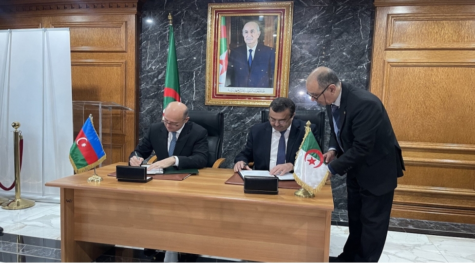azerbaycanla-elcezair-neft-qaz-sahesinde-emekdashliq-senedi-imzalayib