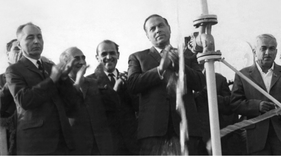 2023-cu-ilin-heyder-eliyev-ili-elan-edilmesi-ile-elaqedar-azersu-asc-terefinden-yubiley-tedbirleri-kechirilecek-foto