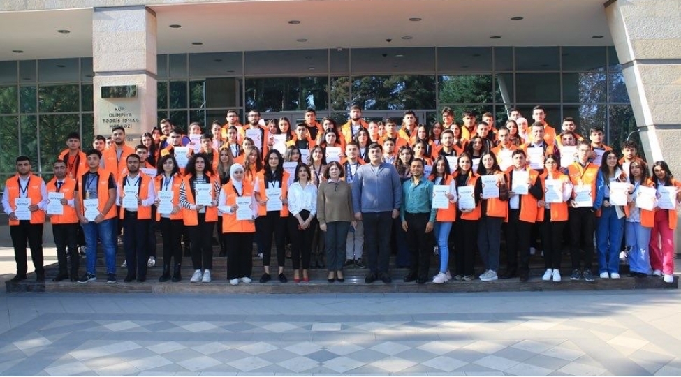 genc-liderler-ve-teshebbus-qruplarinin-rehberleri-uchun-payiz-mektebi-basha-chatib-foto