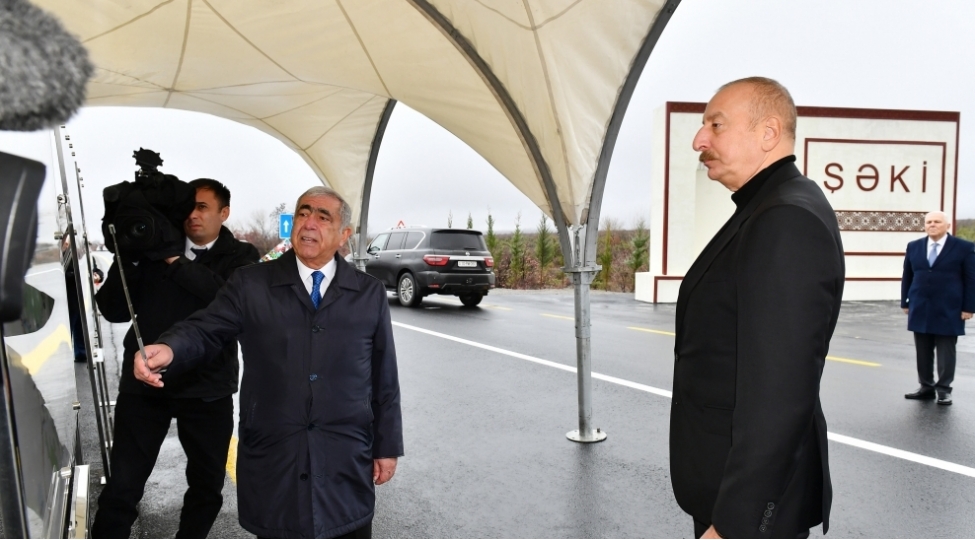 prezident-oguz-sheki-yolunun-yenidenqurmadan-sonra-achilishinda-ishtirak-edib