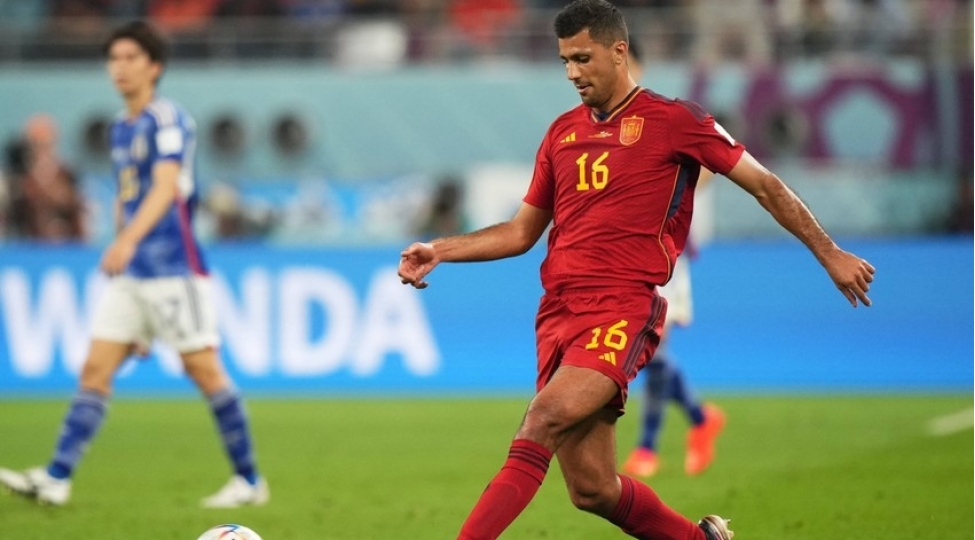 yaponiya-millisi-antirekord-mueyyenleshdirib-ispaniyali-futbolchu-rekorda-imza-atib