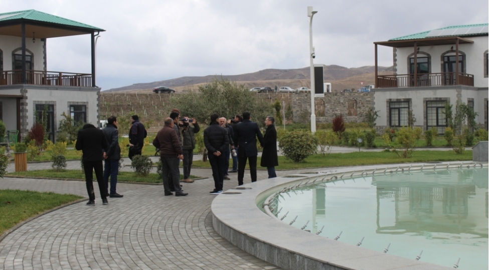gunaztvnin-rehberi-ehmed-obali-agali-kendinde-olub