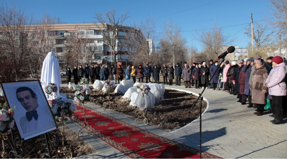 heshterxan-vilayetinin-nerimanov-sheherinde-muslum-maqomayevin-bustunun-achilishi-olub-foto