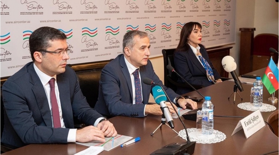 jurnalistler-uchun-azerbaycanin-xarici-siyaset-gundemi-movzusunda-telim-kechirilib-foto