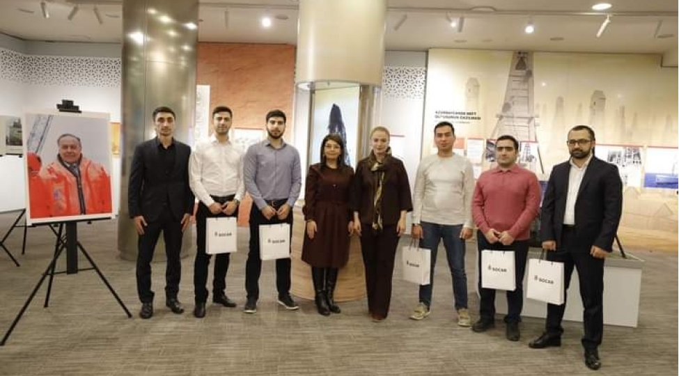 socar-in-sosial-shebeke-sehifelerinde-kechirilen-sorgularin-qalibleri-ile-gorush-kechirilib-foto