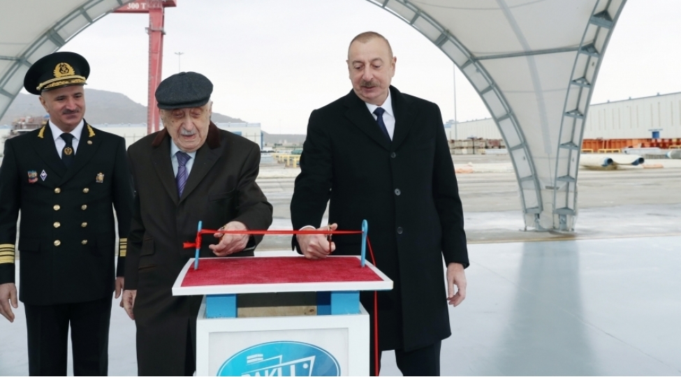 prezident-akademik-xoshbext-yusifzade-tankerinin-istismara-verilmesi-merasiminde-ishtirak-edib