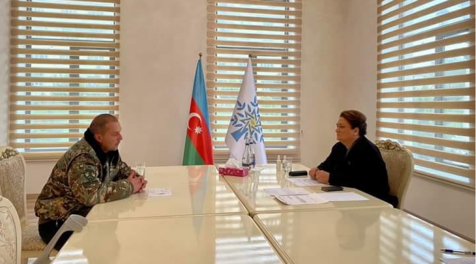 hicran-huseynova-sumqayitda-sechicilerle-novbeti-defe-vetendash-qebul-kechirib-foto