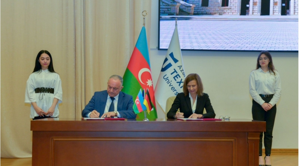 aztumagistratura-ve-doktorantura-seviyyelerindeilke-imza-atib-foto