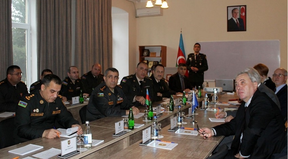 nato-nun-numayende-heyeti-bakida-gorushler-kechirir