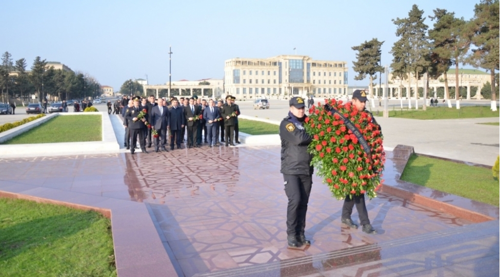 neftchalada-umummilli-lider-heyder-eliyevin-eziz-xatiresi-anilib-foto
