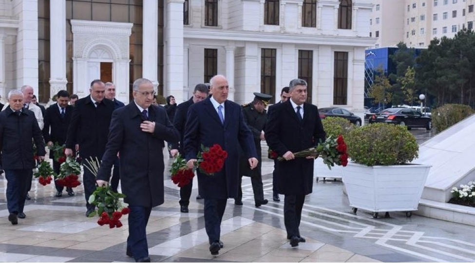 umummilli-lider-heyder-eliyev-sumqayitda-anildi-foto