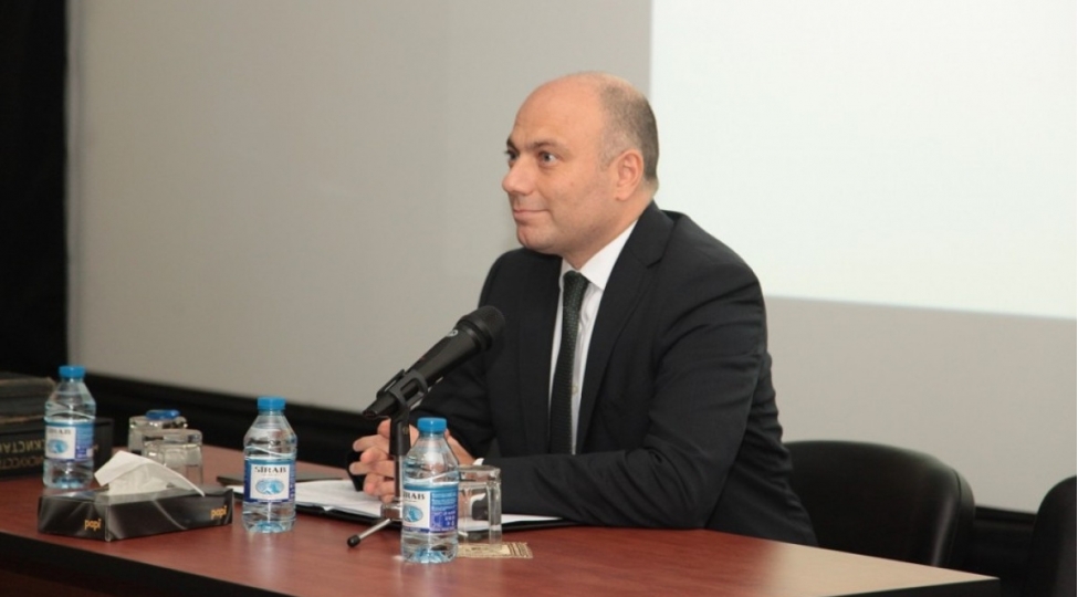 medeniyyet-naziri-ile-kino-sahesindeki-veziyyet-muzakire-edilib-foto