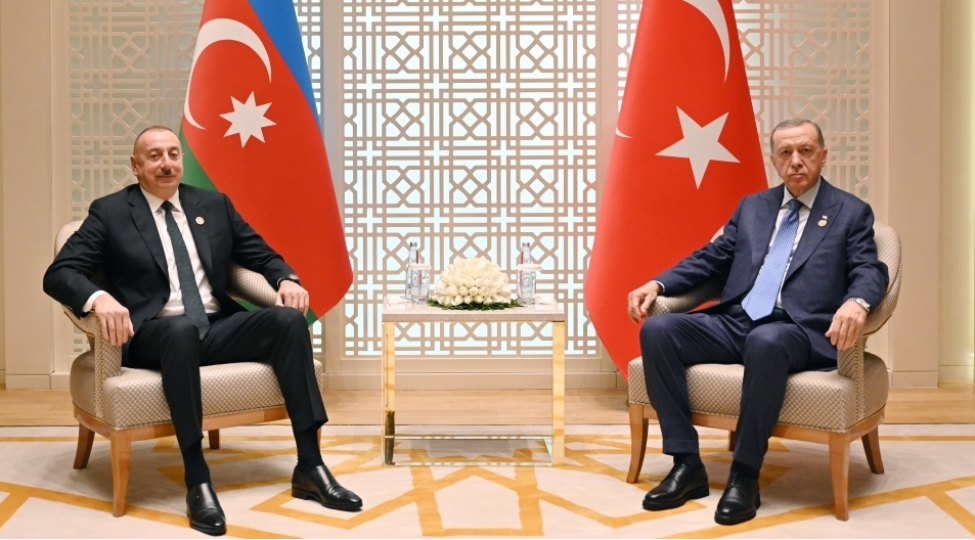 prezident-ilham-eliyev-receb-tayyib-erdoganla-gorushub-mudafie-sahesinde-emekdashliq-muzakire-olunub-yenilenib