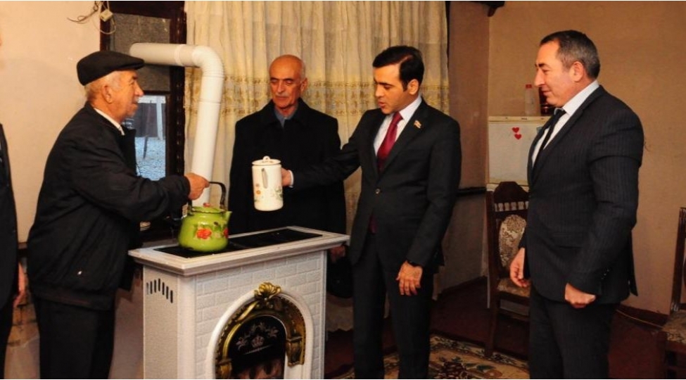 deputat-socar-azeriqaz-ib-nin-rehberliyine-teshekkur-edib-foto