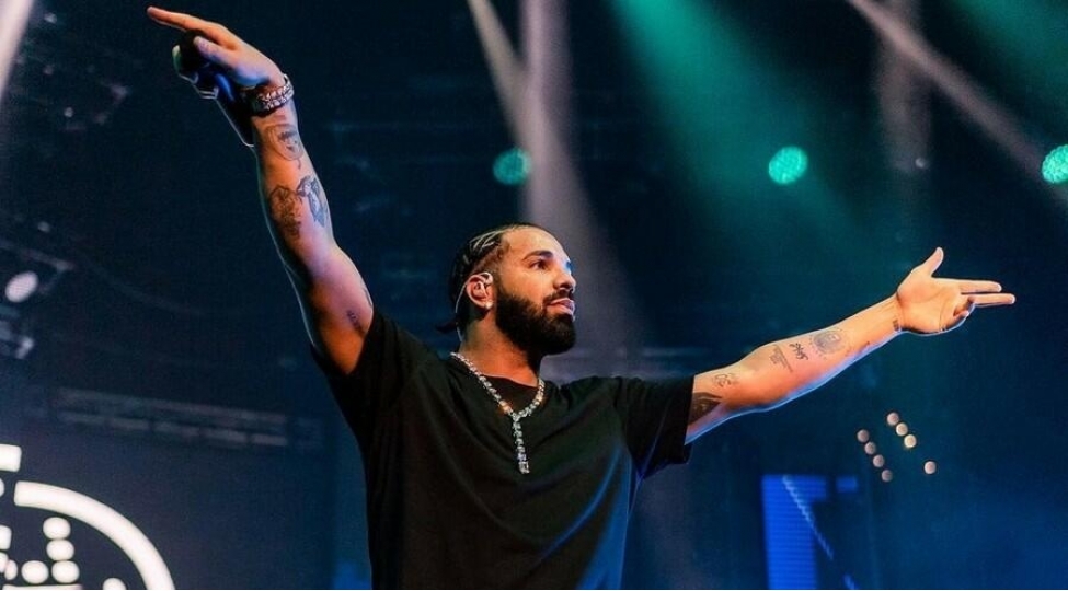 42-defe-qayidan-nishan-uzuklerini-boyunbagiya-chevirdi-qiymeti-125-milyon-dollar