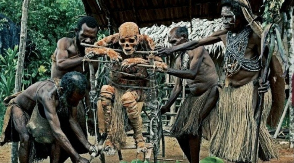 bu-qebileoluleri-defn-etmir-foto