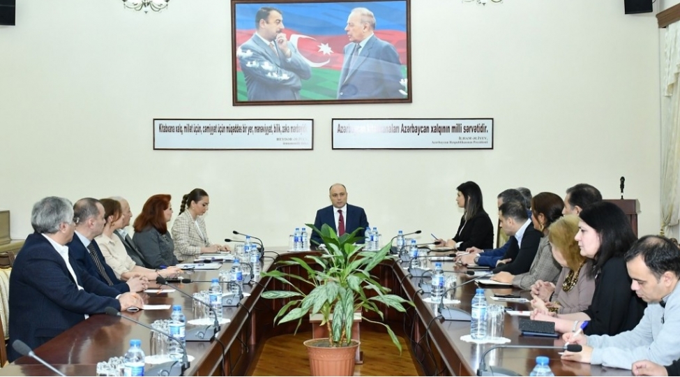 anar-kerimov-nazirliyin-metbuat-orqanlarinin-kollektivleri-ile-gorushub