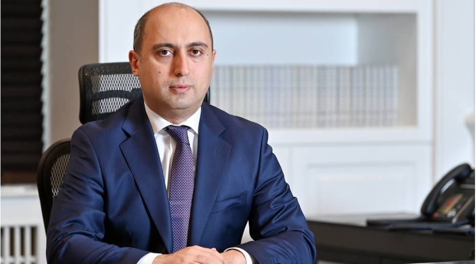 nazir-mekteblerde-pul-yigilmasi-ile-bagli-iddialara-munasibet-bildirib