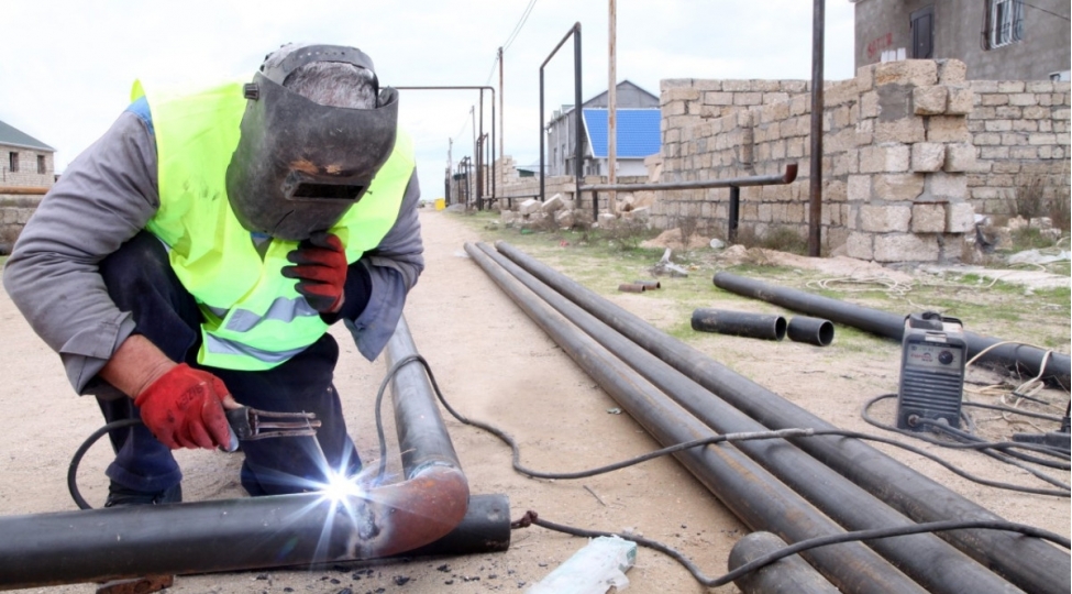 azeriqaz-bakida-qazlashmamish-boyuk-yashayish-massivleri-yoxdur