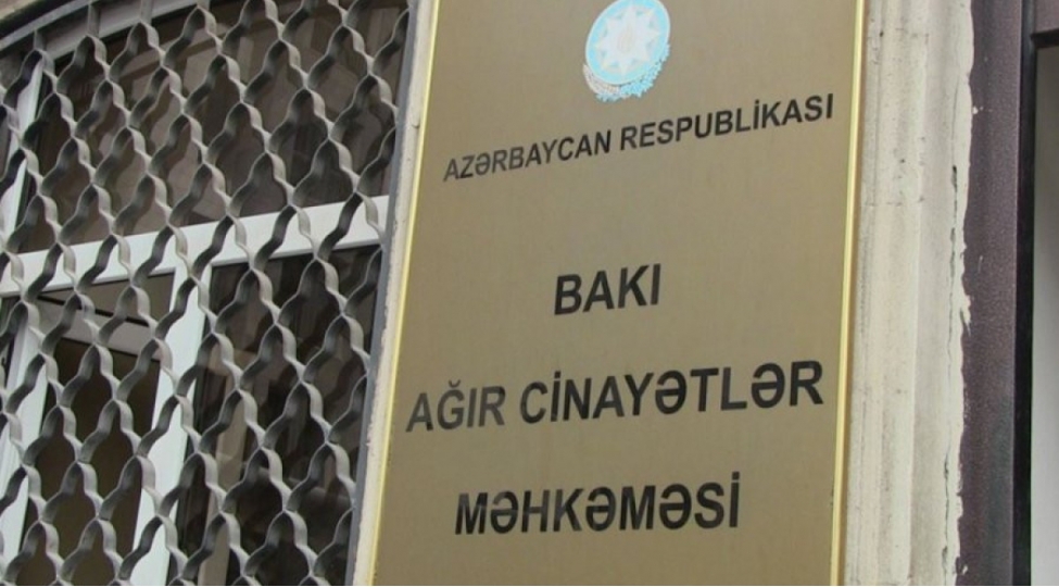baki-agir-cinayetler-mehkemesinde-ittiham-olunan-shexs-mehkeme-zalinda-olub