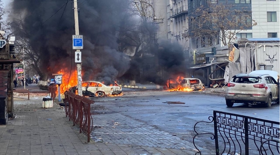 rusiya-xerson-sheherinin-merkezine-zerbeler-endirib