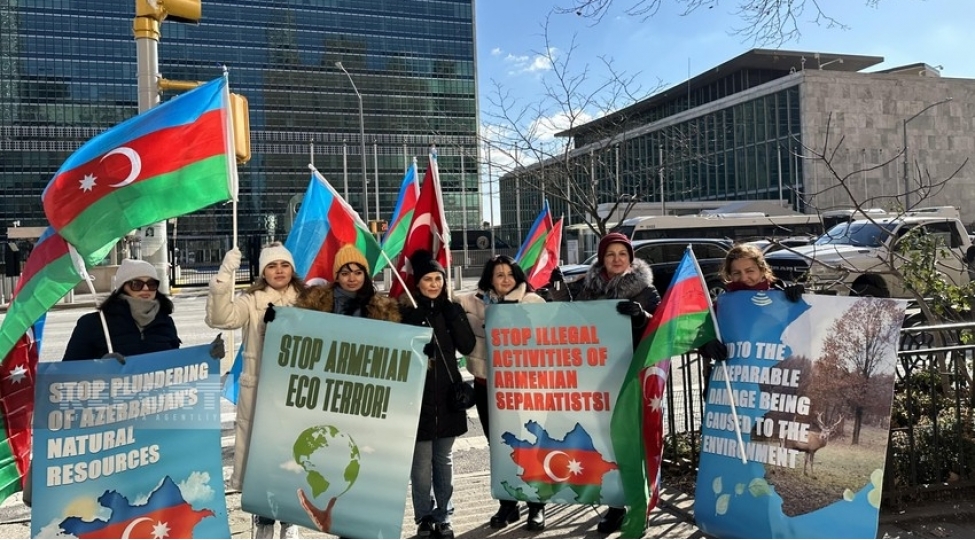 nyu-yorkda-yashayan-azerbaycanlilar-bmt-nin-binasi-qarshisinda-aksiya-kechiribler