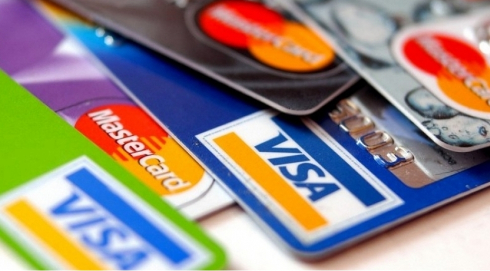 oten-gun-vetendashlarin-bank-kartlarindan-13-min-500-manat-kiber-usulla-ogurlanib