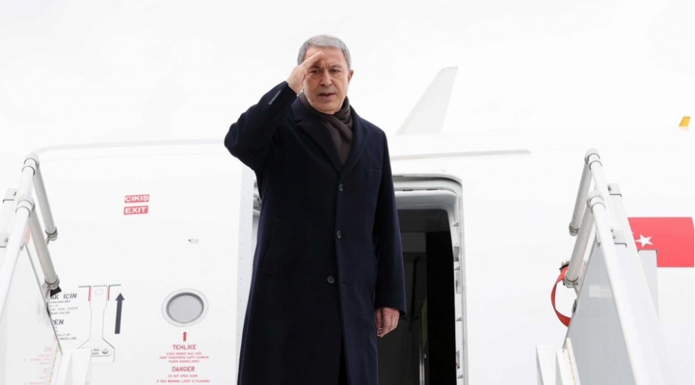 hulusi-akar-ukraynanin-mudafiesi-uzre-temas-qrupunun-toplantisina-qatilmaq-uchun-almaniyaya-gedib