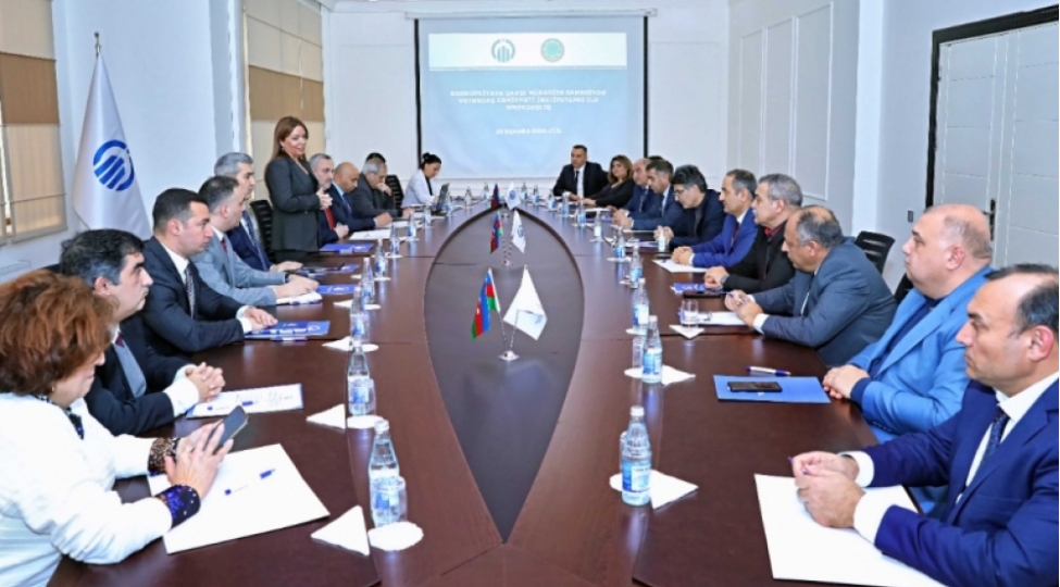 korrupsiyaya-qarshi-mubarizede-qht-lerin-dovlet-orqanlari-ile-emekdashligi-muzakire-edilib-foto