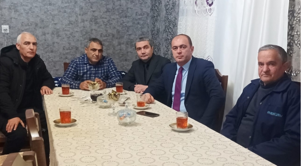 azersu-dunya-azerbaycanlilarinin-hemreyliyi-gunu-erefesinde-shehid-ve-qazi-aileleri-ziyaret-edib-foto
