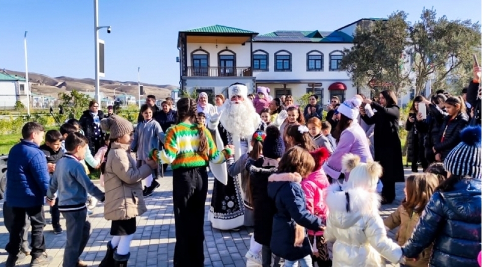 agali-sakinleri-uzun-illerden-sonra-yeni-ili-dogma-yurdlarinda-qarshilayir