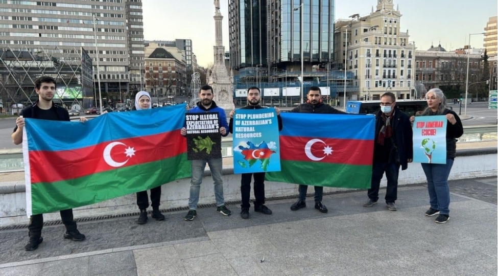 azerbaycanlilar-madridde-ermeni-ekoterroruna-etiraz-edibler