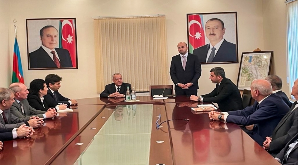 prezidentin-xususi-numayendesi-qubadli-sakinlerini-berpa-ishleri-barede-melumatlandirib