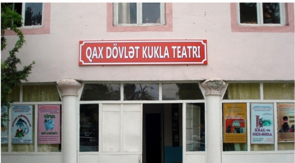 qax-kukla-teatrinin-direktoru-ishden-chixib