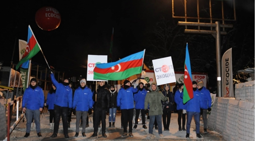 lachin-xankendi-yolu-dinc-aksiya-gece-saatlarinda-da-davam-edir