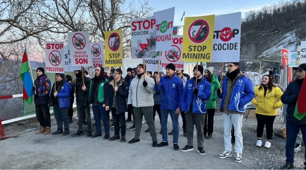 38-ci-gun-tebii-servetlerimizin-qanunsuz-istismarina-qarshi-kechirilen-dinc-aksiya-davam-edir