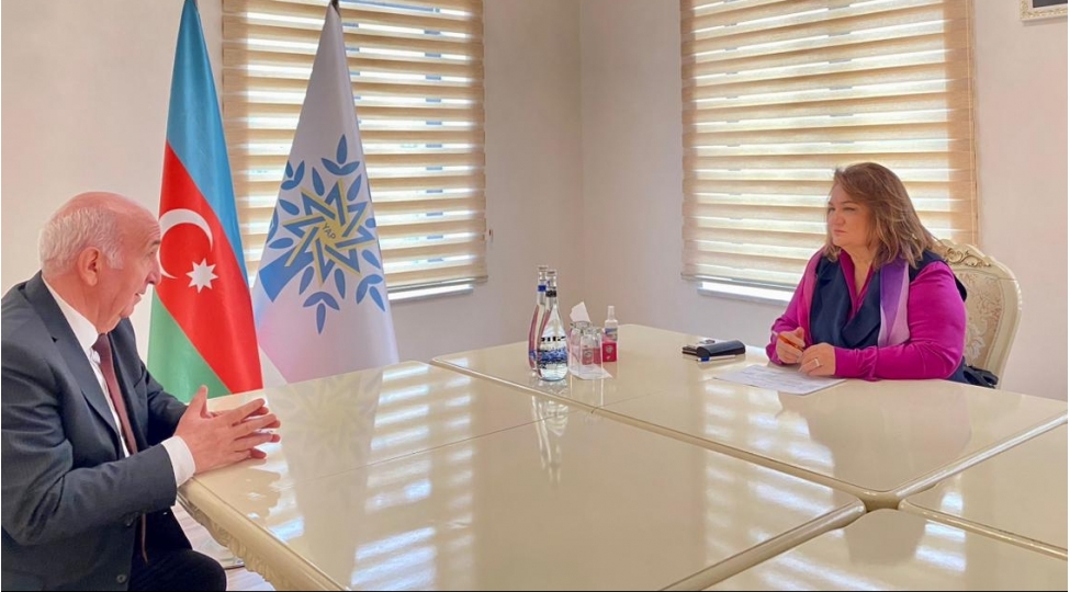 hicran-huseynova-sechicilerle-novbeti-defe-vetendash-qebul-kechirib-foto