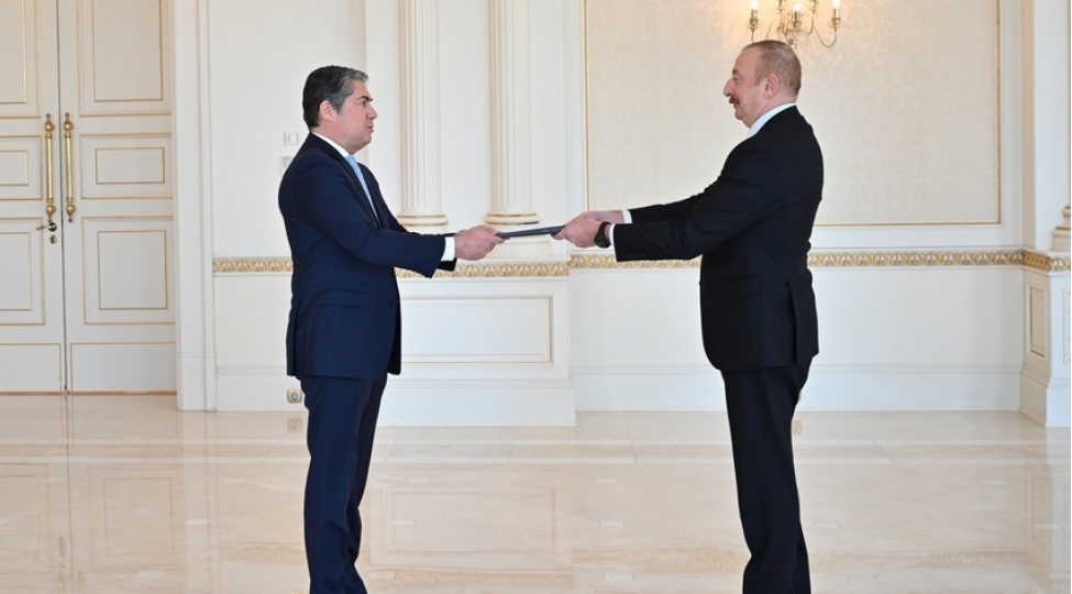 azerbaycan-prezidenti-yunanistanin-yeni-sefirinin-etimadnamesini-qebul-edib