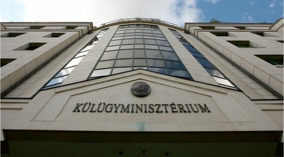 rusiya-sefiri-ukraynaya-hucumlarla-bagli-macaristan-xin-e-chagirilib