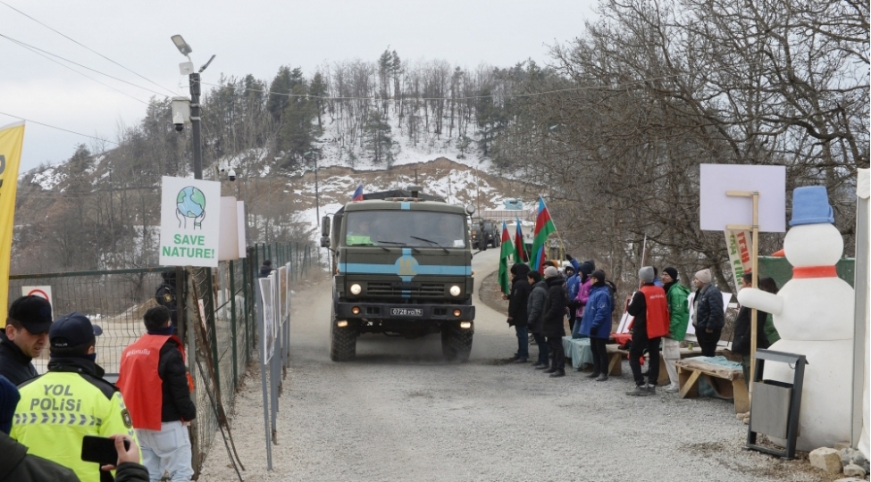 sulhmeramlilarin-avtomobil-karvaninin-aksiya-erazisinden-kechidine-sherait-yaradilib