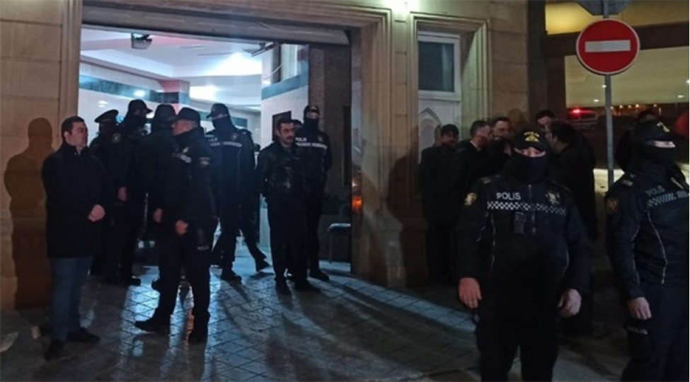 shehid-orxan-esgerovun-cenazesi-teze-pir-mescidinden-goturulerek-evine-aparilir-yenilenib-3