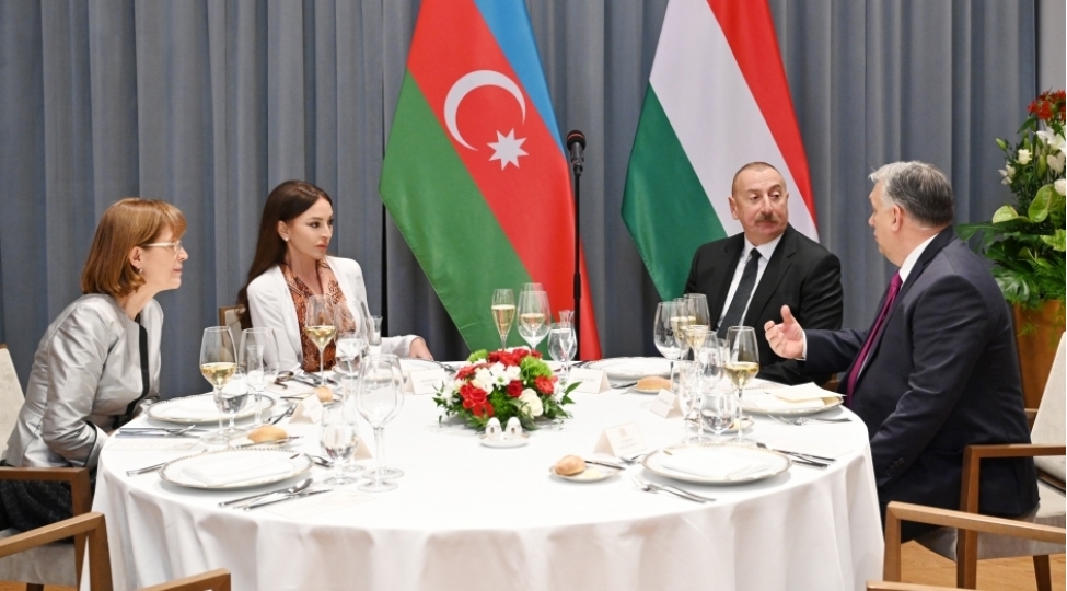 prezident-ilham-eliyevin-ve-birinci-xanim-mehriban-eliyevanin-sherefine-resmi-nahar-fotoyenilenib