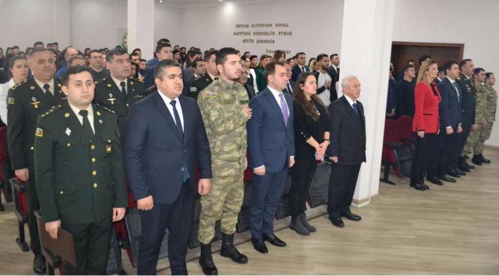 nizami-rayonunda-heyder-eliyev-ve-azerbaycanda-gencler-siyaseti-movsuzunda-tedbir-kechirilib-foto