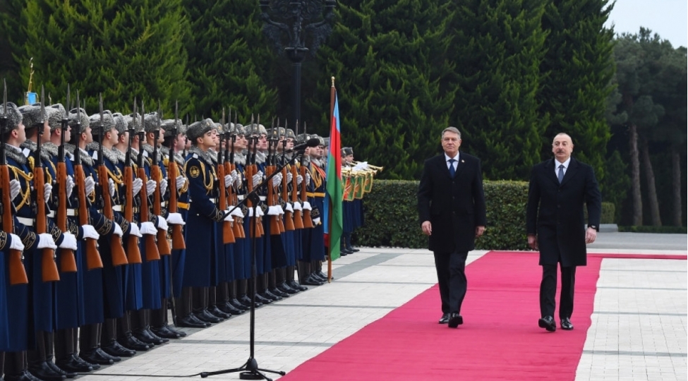 ruminiya-prezidenti-klaus-yohannisin-resmi-qarshilanma-merasimi-olub-foto