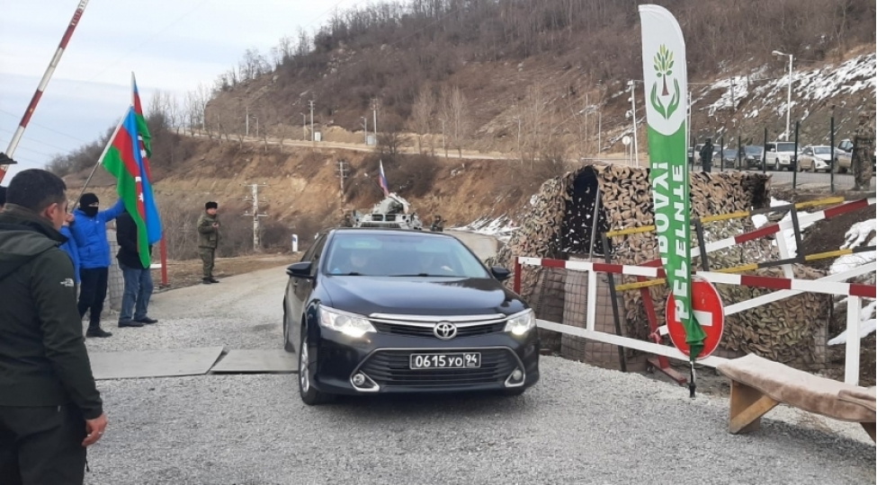 lachin-xankendi-yolu-bu-gun-ekoaksiya-erazisinden-48-avtomobil-maneesiz-kechib