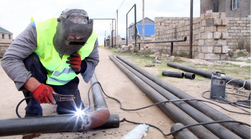 azeriqaz-qazin-verilishinin-dayandirilmasi-artiq-lokal-xarakter-dashiyir