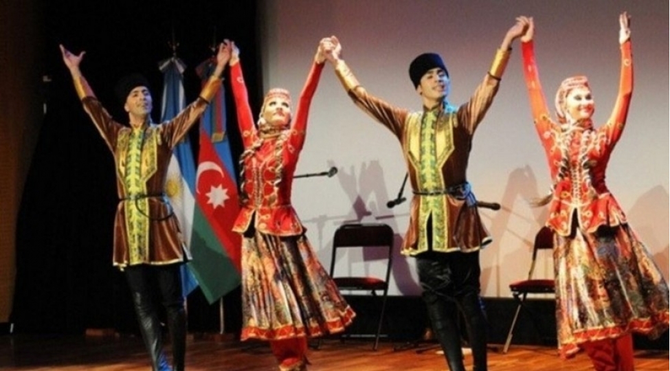 bezi-milli-reqs-ritmlerinin-itme-tehlukesi-var-medeniyyet-naziri-evezi